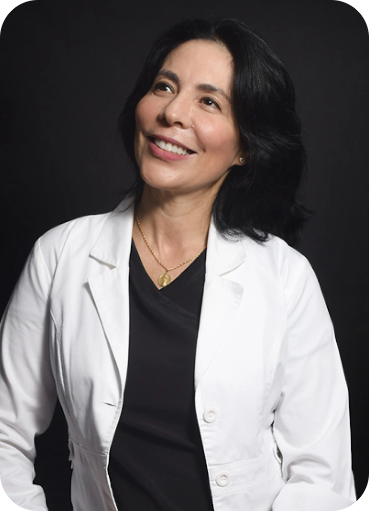 Identidad de dra. Mónica Espinoza