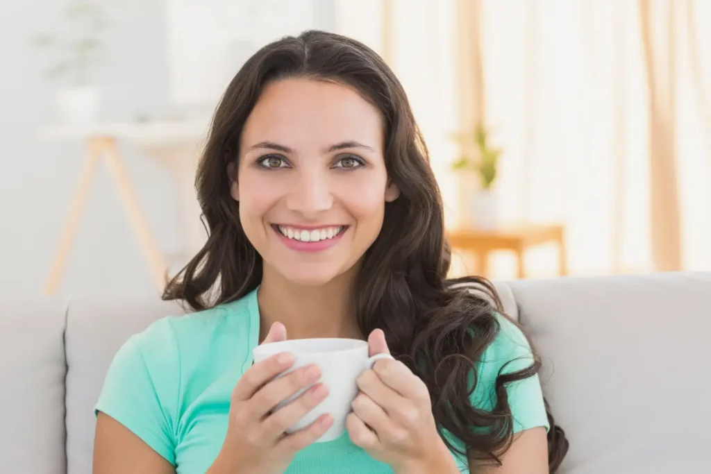 Persona con dientes cuidados 