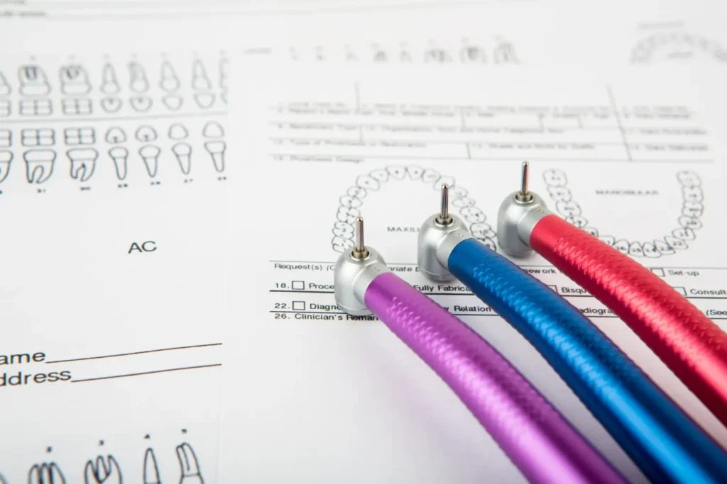 Imagen de odontograma con taladro dental