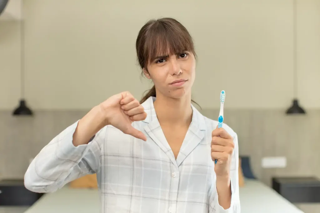 riesgos de no cambiar el cepillo de dientes