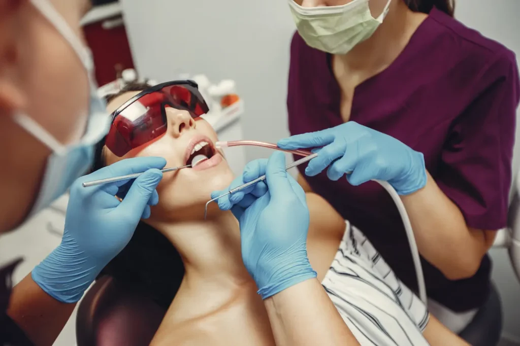paciente en procedimiento dental
