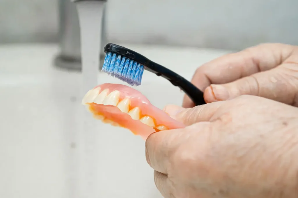 Limpieza de prótesis dental